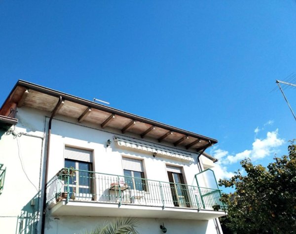 appartamento in vendita a Massa in zona Centro Storico