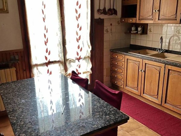 appartamento in vendita a Massa in zona Mirteto