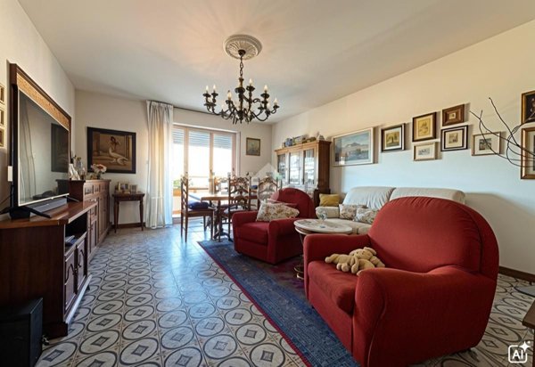 appartamento in vendita a Massa in zona Centro Storico