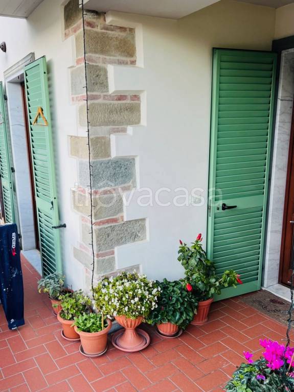 appartamento in vendita a Massa in zona Romagnano
