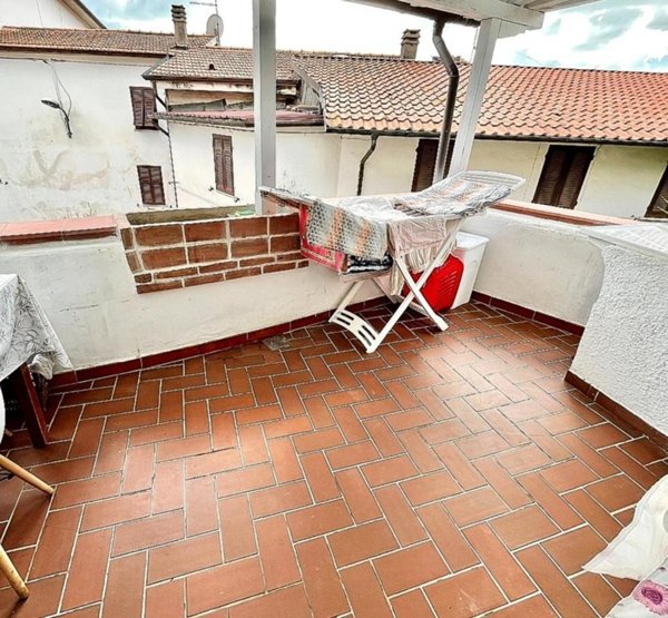 casa indipendente in vendita a Massa in zona Antona