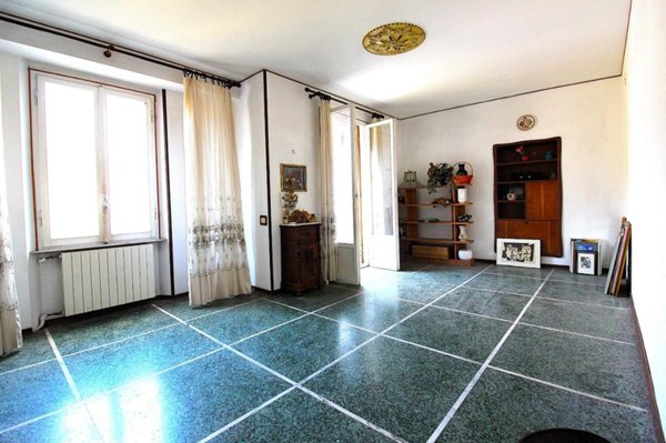 appartamento in vendita a Massa in zona Centro Storico