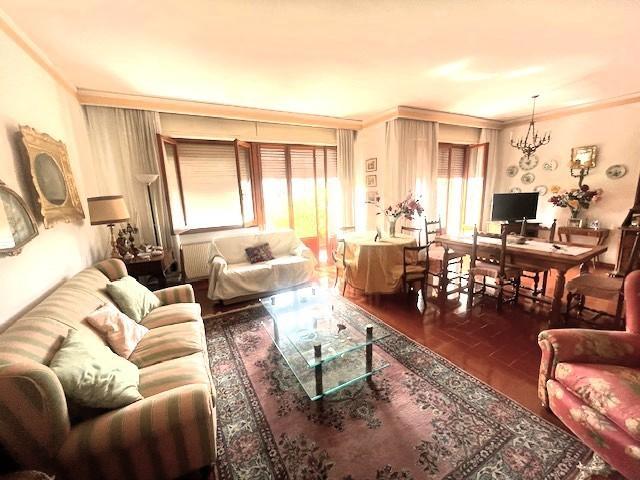 appartamento in vendita a Massa in zona Centro Storico