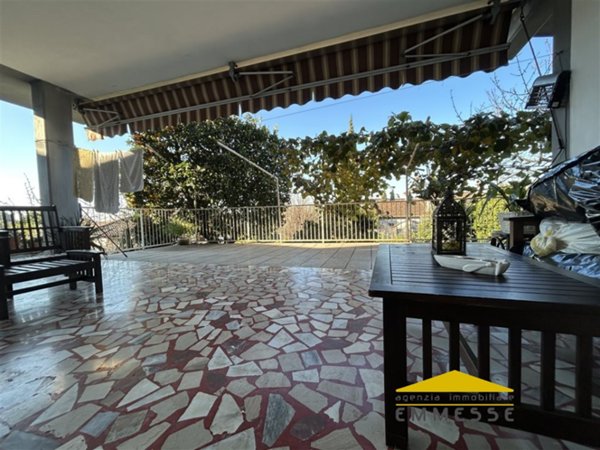 casa indipendente in vendita a Massa