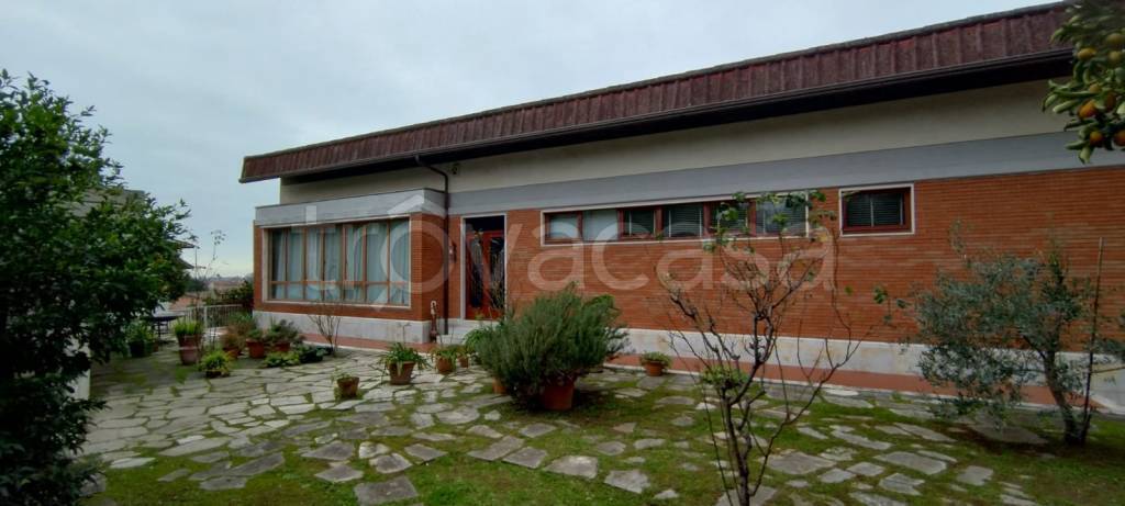 casa indipendente in vendita a Massa in zona Centro Storico