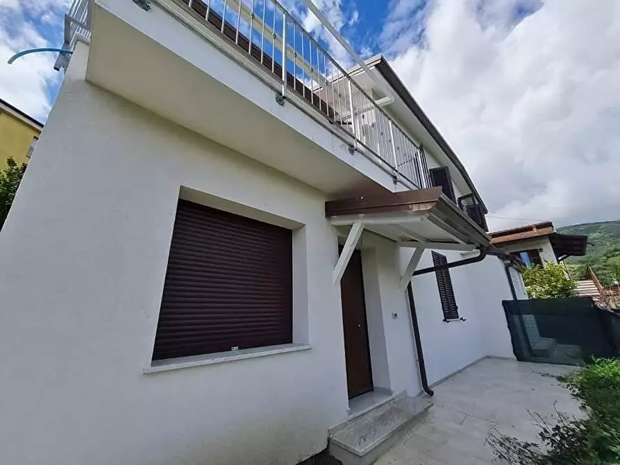 casa indipendente in vendita a Massa in zona Romagnano