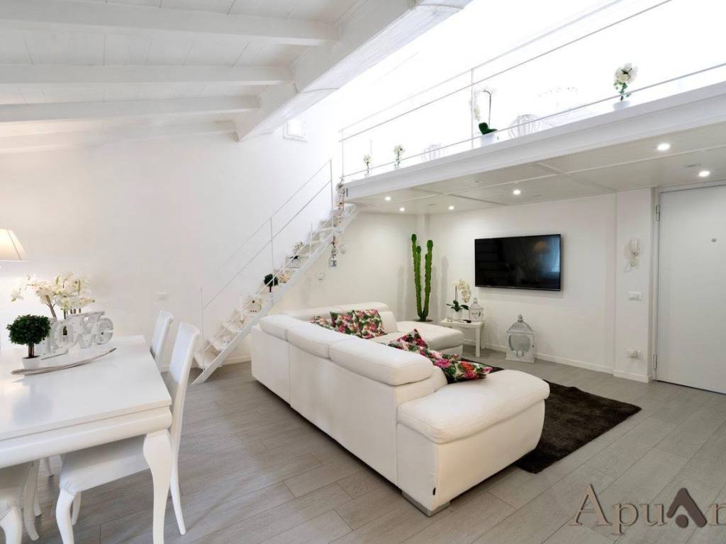 appartamento in vendita a Massa in zona Centro Storico