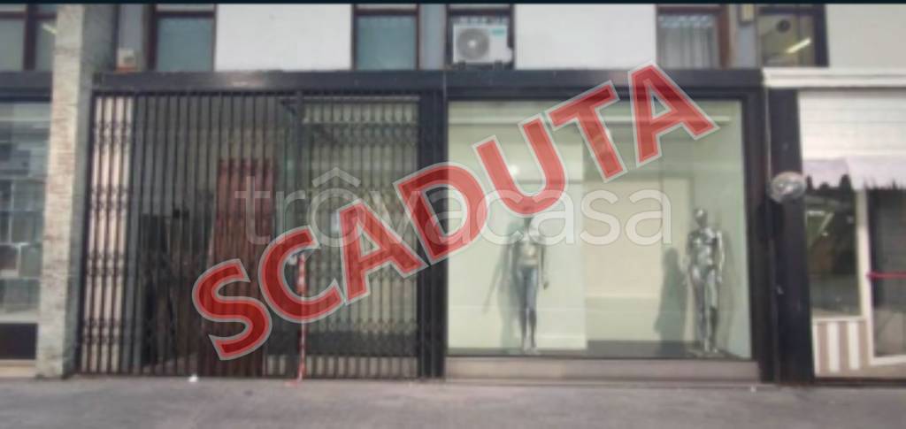 negozio in vendita a Massa in zona Centro Storico