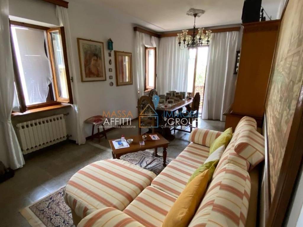 casa indipendente in vendita a Massa