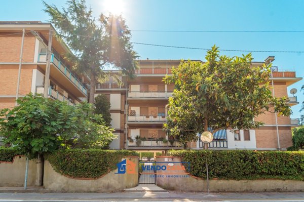 appartamento in vendita a Massa in zona Marina di Massa