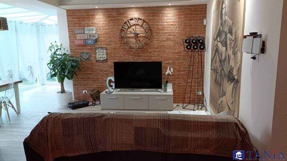 casa indipendente in vendita a Massa