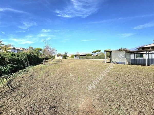 terreno agricolo in vendita a Massa in zona Marina di Massa