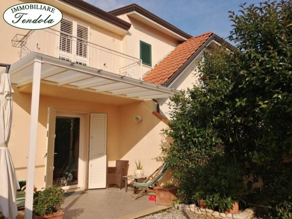 appartamento in vendita a Massa in zona Marina di Massa