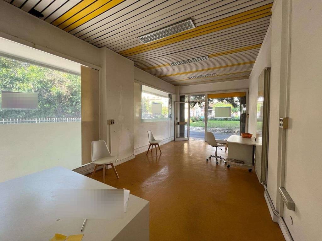 ufficio in vendita a Massa in zona Centro Storico