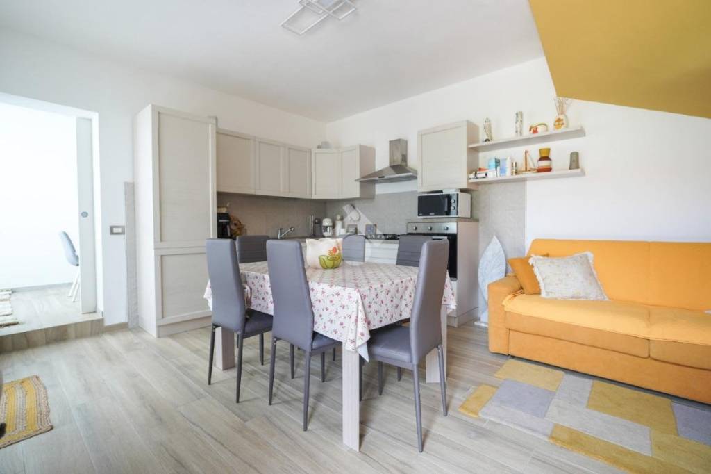 casa indipendente in vendita a Massa