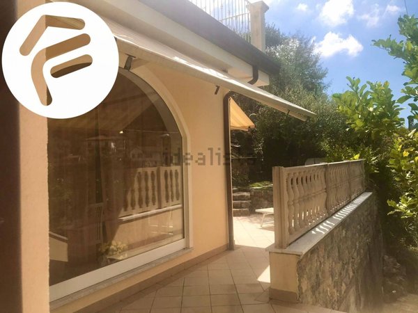 casa indipendente in vendita a Massa