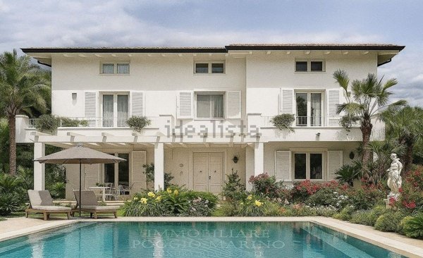 casa indipendente in vendita a Massa in zona Poveromo