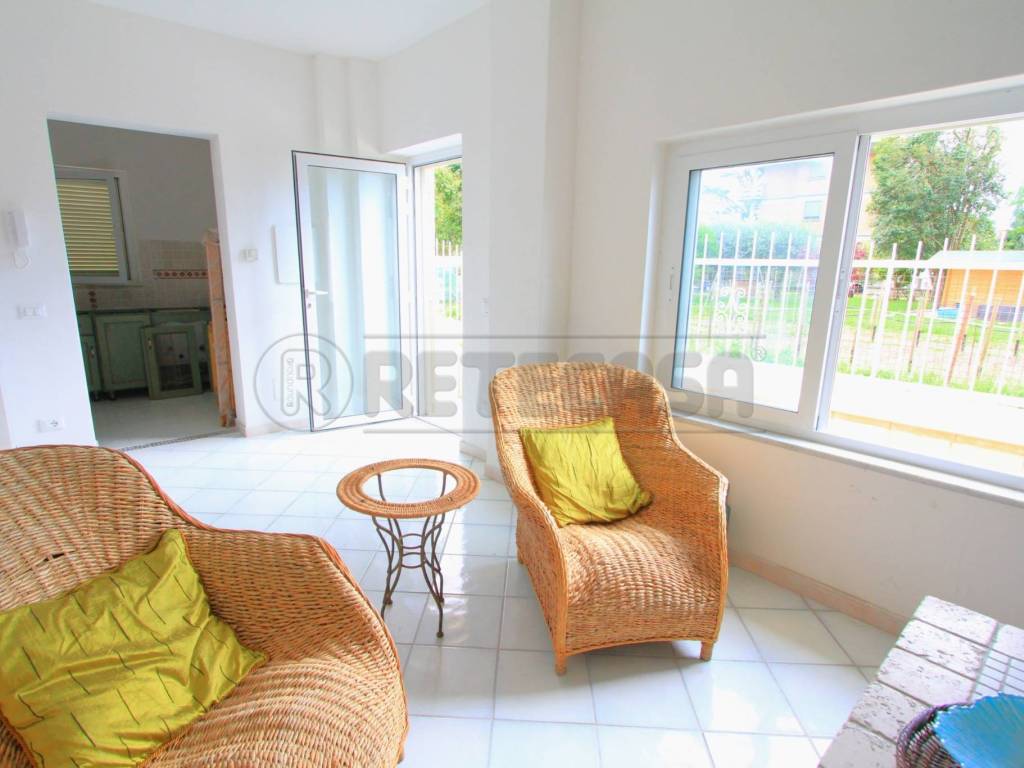 casa indipendente in vendita a Massa in zona Marina di Massa