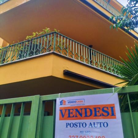 negozio in vendita a Massa in zona Centro Storico