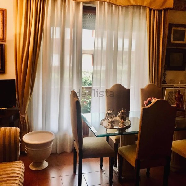 appartamento in vendita a Massa in zona Marina di Massa