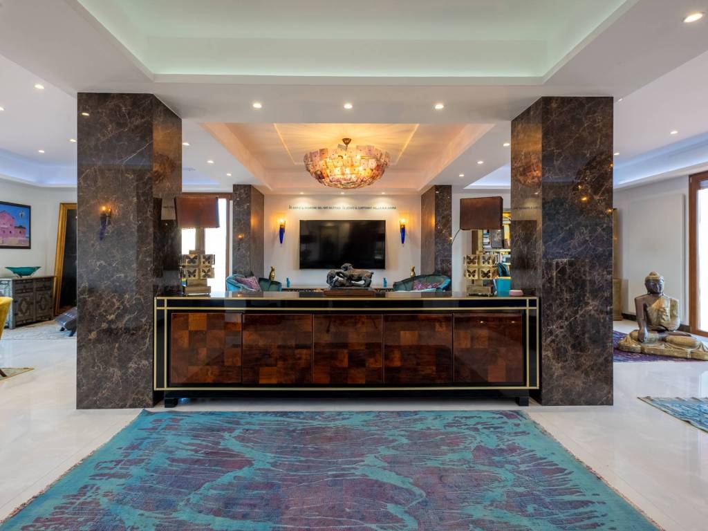 appartamento in vendita a Massa in zona Marina di Massa