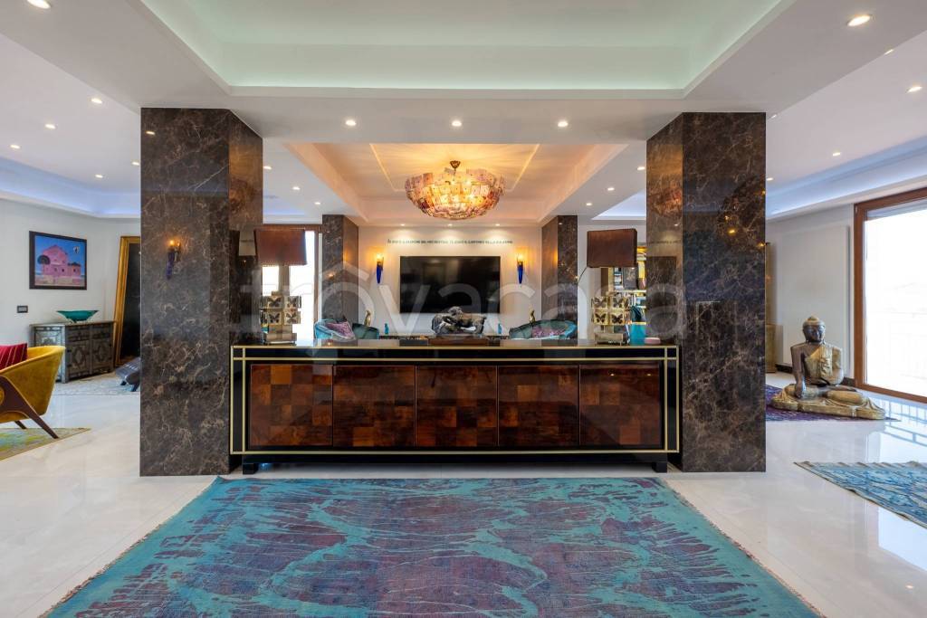 appartamento in vendita a Massa in zona Marina di Massa