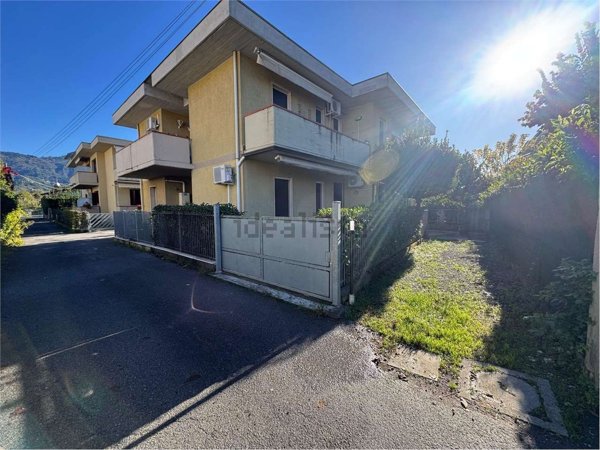 appartamento in vendita a Massa in zona Marina dei Ronchi