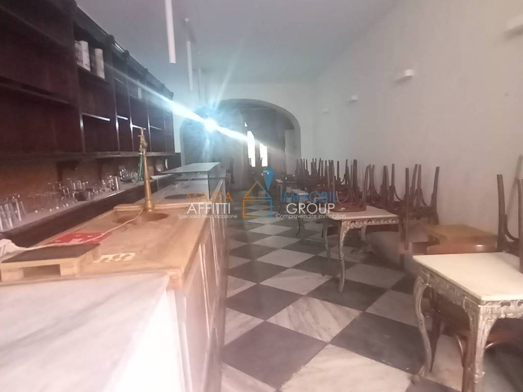 negozio in vendita a Massa in zona Centro Storico