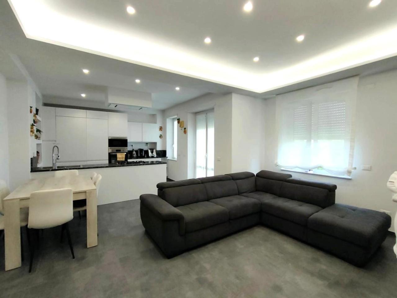 appartamento in vendita a Massa in zona Marina di Massa