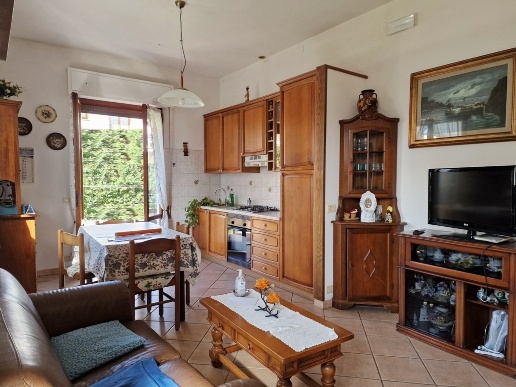 appartamento in vendita a Massa in zona Marina di Massa