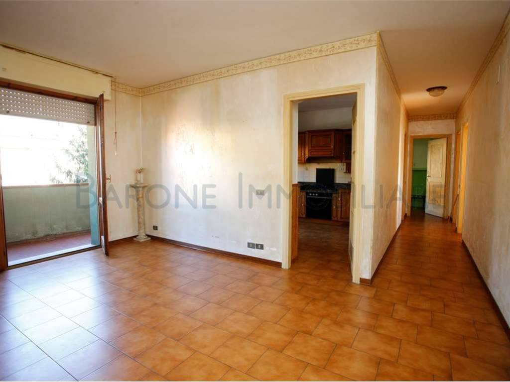 appartamento in vendita a Massa in zona Romagnano