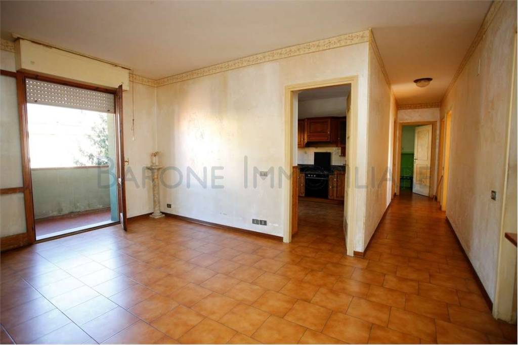 appartamento in vendita a Massa in zona Romagnano