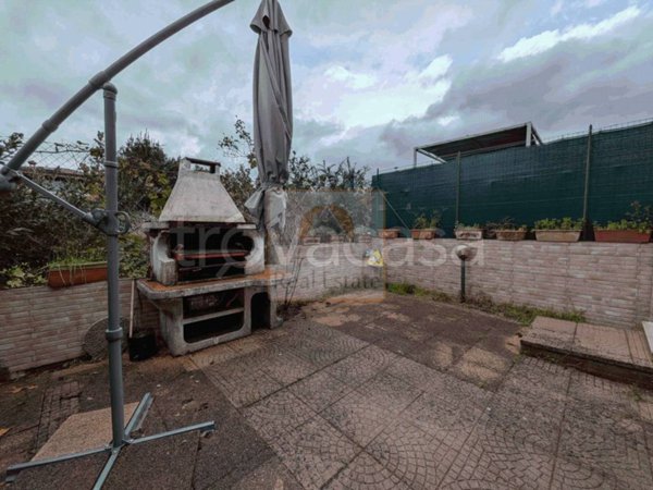 casa indipendente in vendita a Massa in zona Quercioli