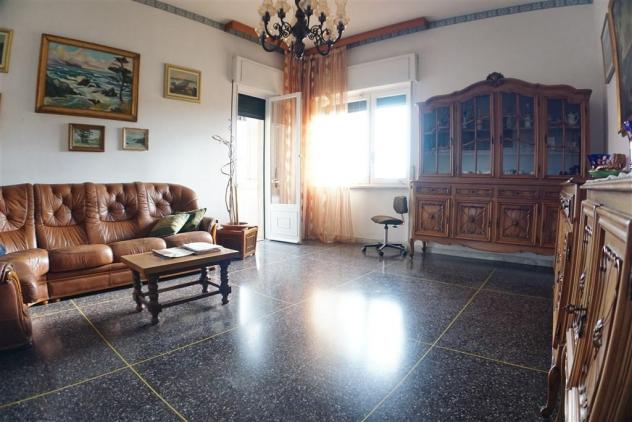 appartamento in vendita a Massa in zona Centro Storico