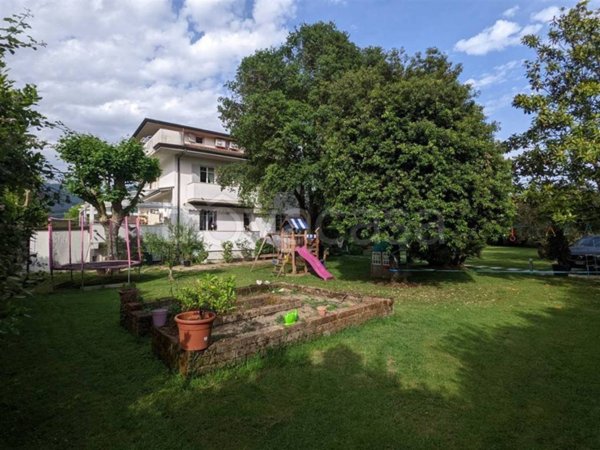 casa indipendente in vendita a Massa in zona Poveromo