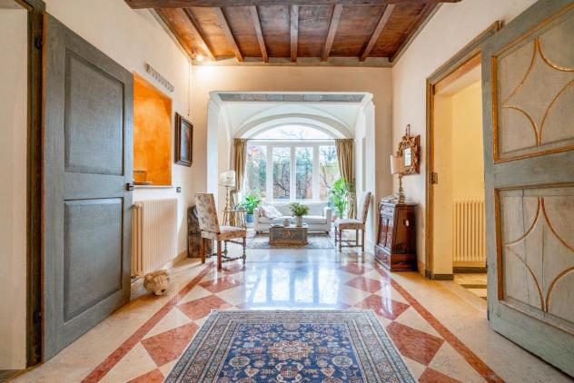 appartamento in vendita a Massa in zona Centro Storico