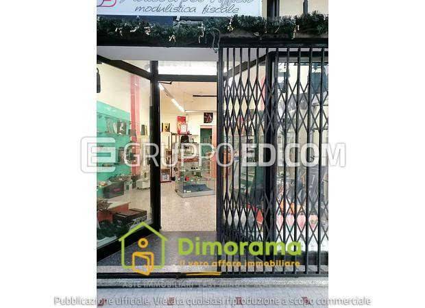 negozio in vendita a Massa in zona Centro Storico