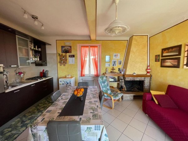 appartamento in vendita a Massa in zona Centro Storico