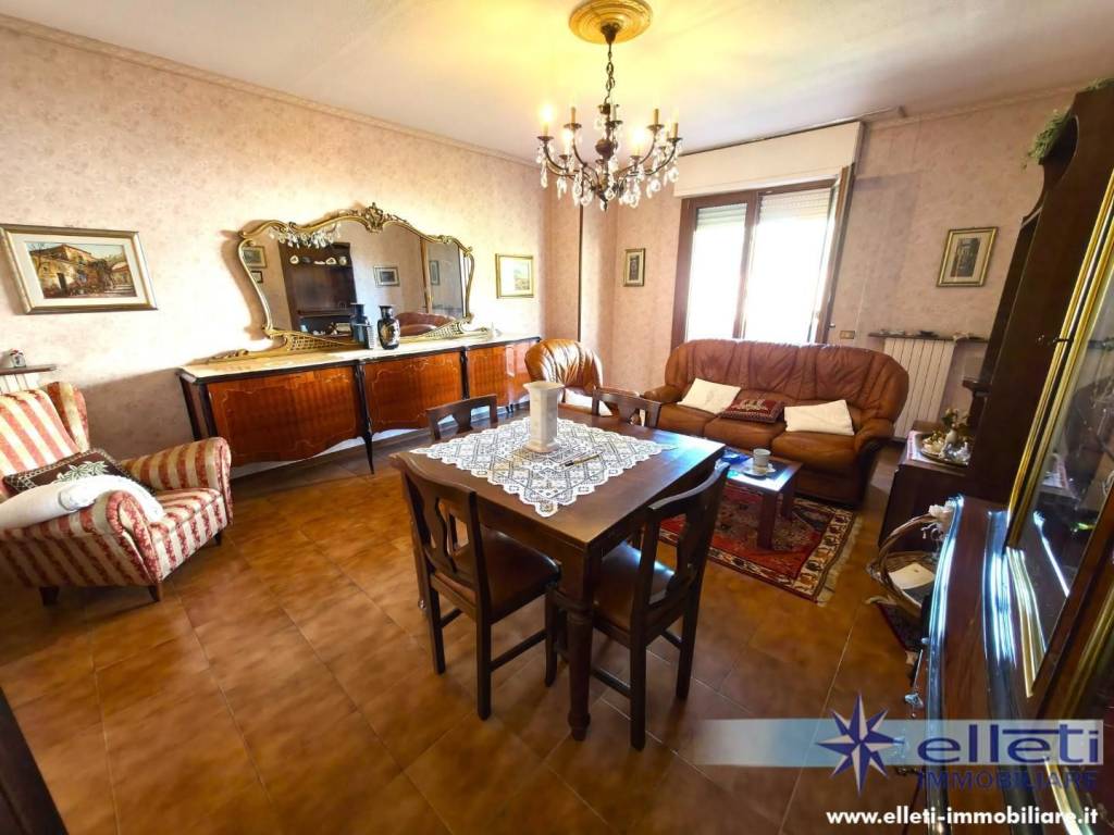 appartamento in vendita a Massa in zona Mirteto