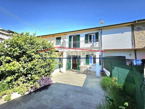 casa indipendente in vendita a Massa in zona Centro Storico