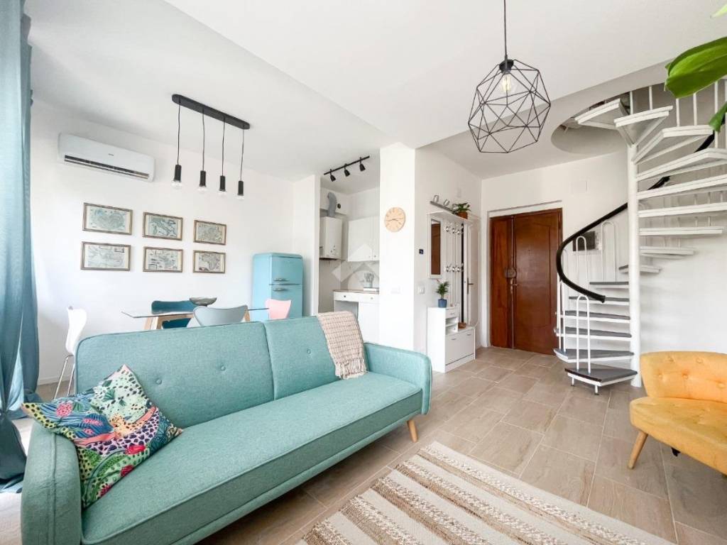 appartamento in vendita a Massa in zona Marina dei Ronchi