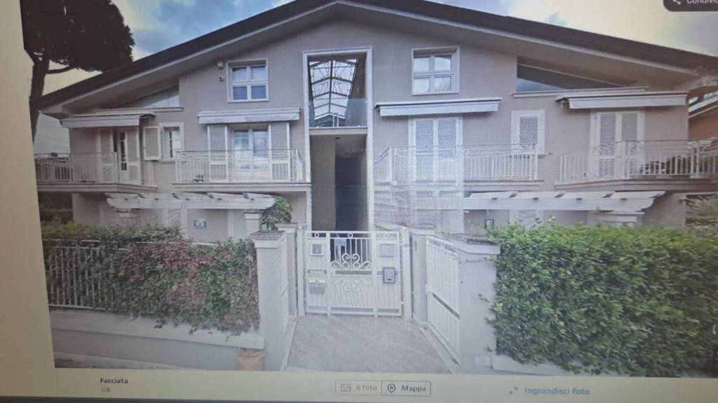 appartamento in vendita a Massa in zona Marina di Massa