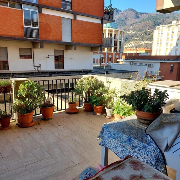 appartamento in vendita a Massa in zona Centro Storico