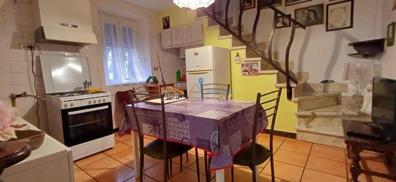 casa indipendente in vendita a Massa