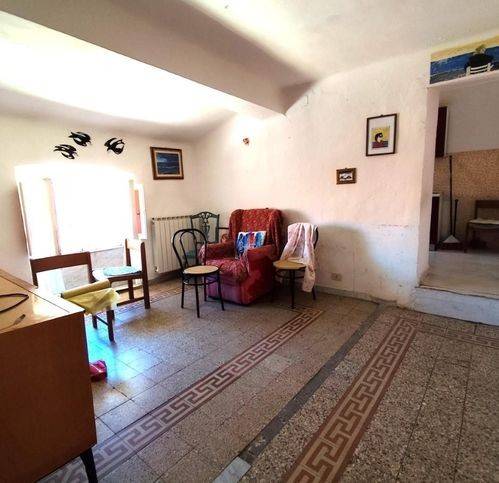 appartamento in vendita a Massa in zona Centro Storico