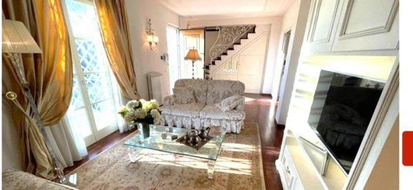 appartamento in vendita a Massa in zona Centro Storico