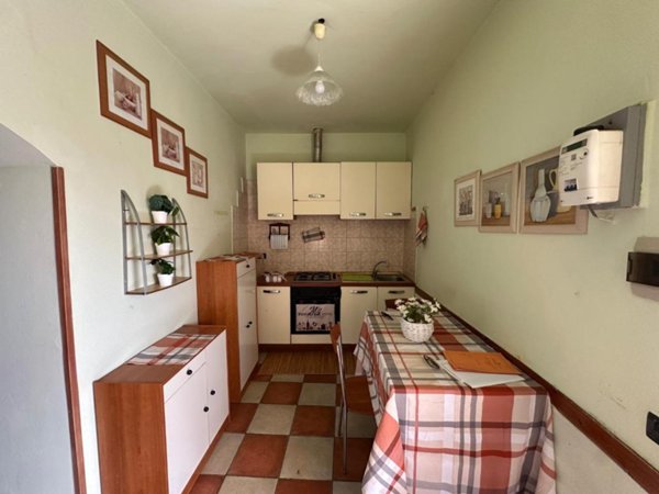 appartamento in vendita a Massa in zona Mirteto