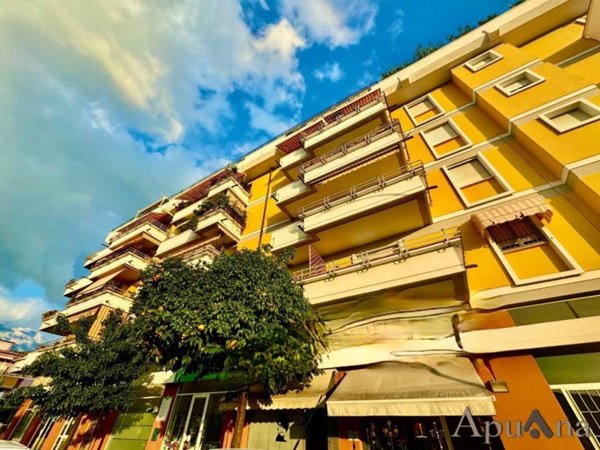 appartamento in vendita a Massa in zona Centro Storico