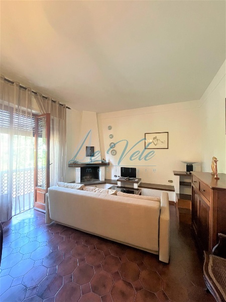 appartamento in vendita a Massa in zona Marina di Massa