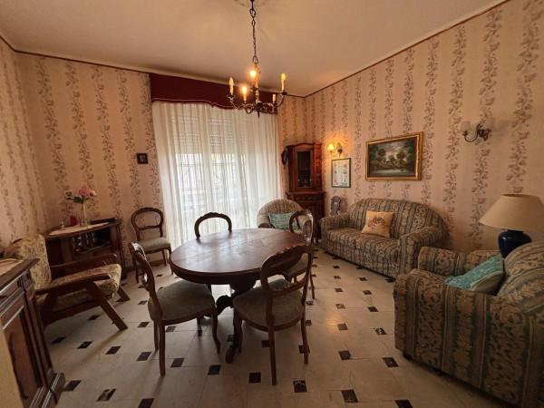 appartamento in vendita a Massa in zona Centro Storico